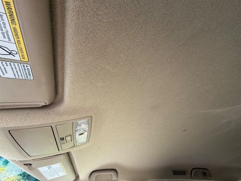Used 2013 Toyota Highlander Plus AWD/4WD image 27