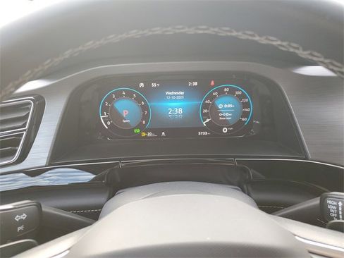 Certified 2025 Volkswagen Atlas Cross Sport SE image 23