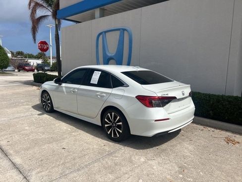 Used 2023 Honda Civic EX image 6