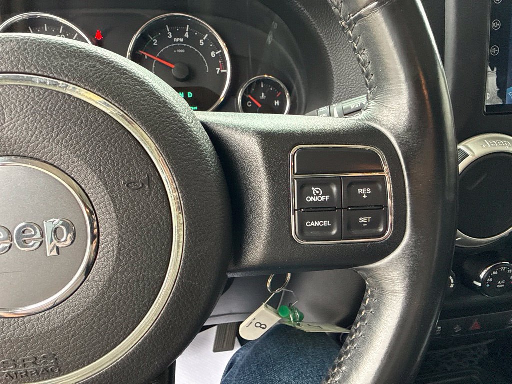 Used 2018 Jeep Wrangler Unlimited Sahara w/ Connectivity Group AWD/4WD image 31