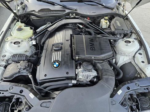 Used 2011 BMW Z4 sDrive35is image 41