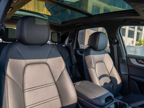 Certified 2026 Porsche Cayenne AWD/4WD image 25