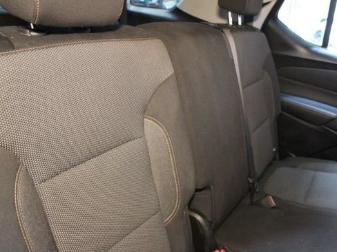 Used 2021 Chevrolet Traverse LS FWD image 13