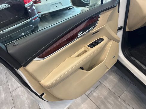 Used 2017 Cadillac XT5 Luxury AWD/4WD image 25