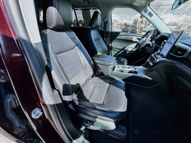 Used 2023 Ford Explorer Limited w/ Limited Technology Package AWD/4WD image 26