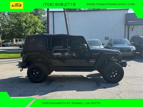 Used 2016 Jeep Wrangler Unlimited Sport w/ Max Tow Package AWD/4WD image 4