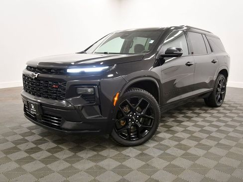 Used 2024 Chevrolet Traverse RS AWD/4WD image 2