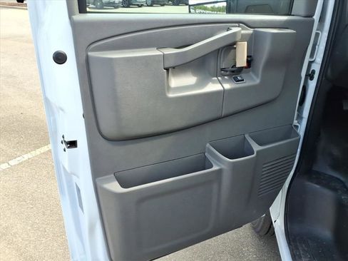 New 2024 Chevrolet Express 3500 w/ Power Convenience Package image 20