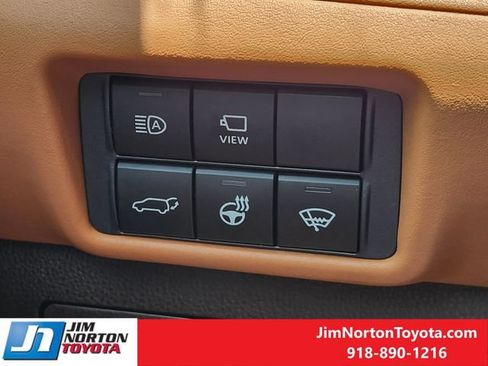 Used 2021 Toyota Highlander Platinum AWD/4WD image 24