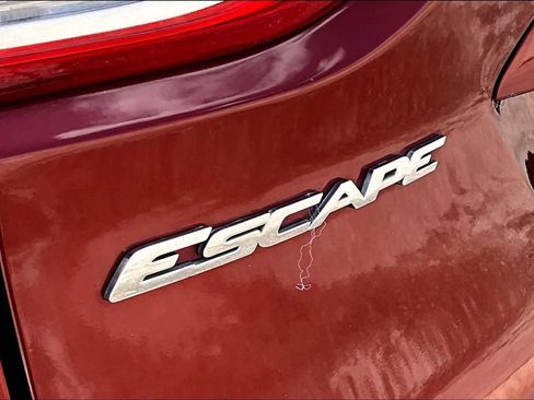 Used 2015 Ford Escape SE FWD image 10