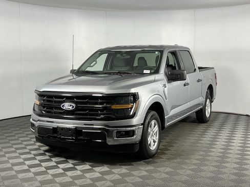 Used 2025 Ford F150 XLT image 3
