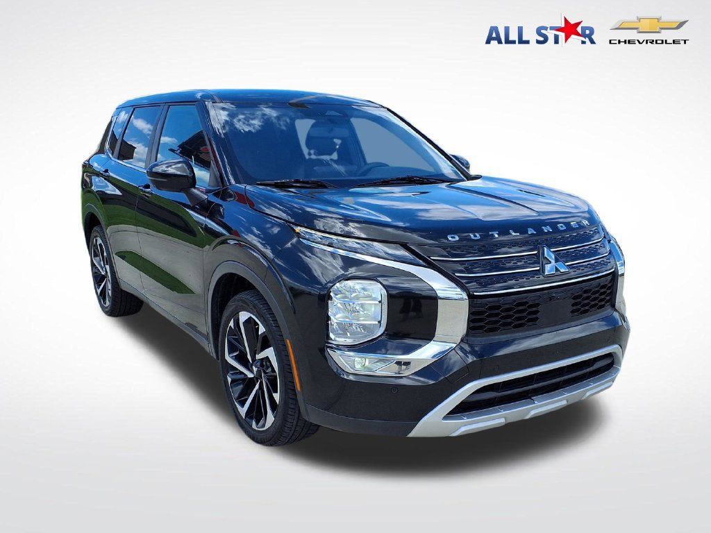 Used 2023 Mitsubishi Outlander SE FWD 360° Tour
