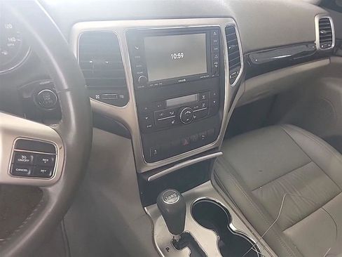 Used 2011 Jeep Grand Cherokee Laredo image 10