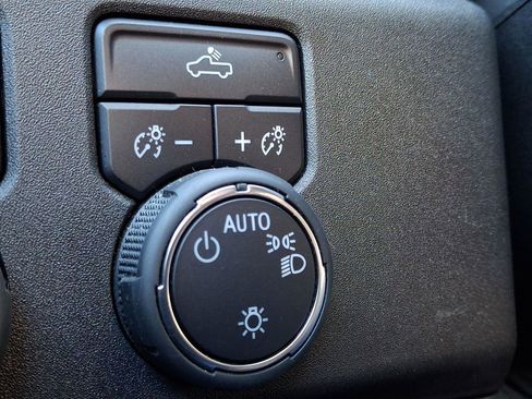 Used 2022 Chevrolet Silverado 1500 LT image 26