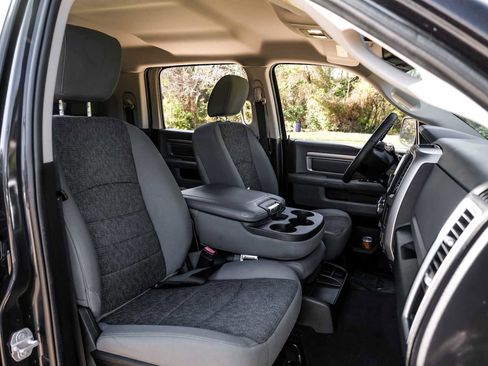 Used 2016 RAM 2500 SLT image 31