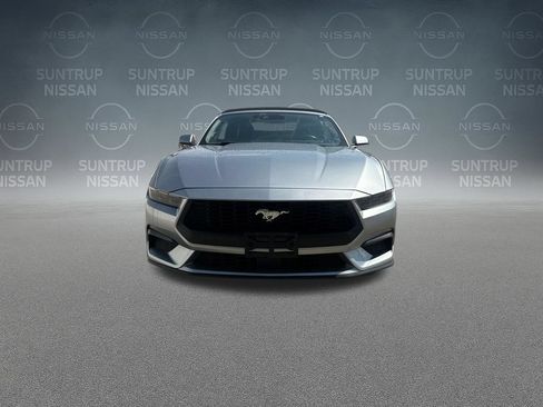 Used 2025 Ford Mustang Premium RWD image 38