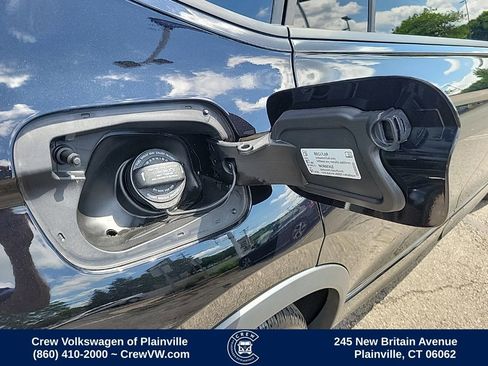 Certified 2024 Volkswagen Tiguan SE R-Line AWD/4WD image 32