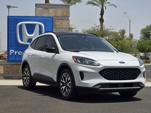 Used 2020 Ford Escape SE Sport AWD/4WD image 3