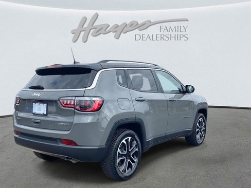 Certified 2022 Jeep Compass Limited image 3