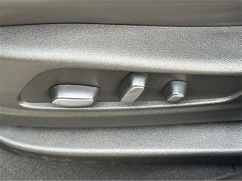 Certified 2024 Cadillac XT5 Premium Luxury image 34