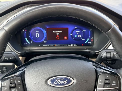 Used 2022 Ford Escape SEL w/ Technology Package image 16