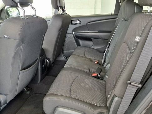 Used 2017 Dodge Journey SE w/ Flexible Seating Group image 24