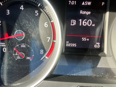 Used 2017 Volkswagen GTI Sport image 17