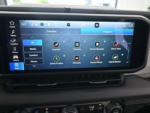 Used 2024 Jeep Wrangler Unlimited Sahara image 19