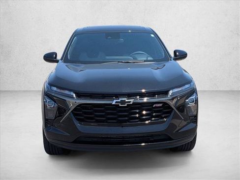 Used 2025 Chevrolet Trax RS w/ Sunroof Package FWD image 2