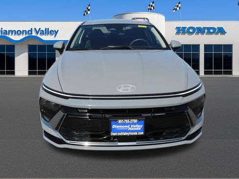 Used 2024 Hyundai Sonata SEL FWD image 2