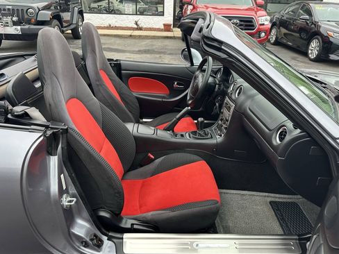 Used 2004 MAZDA MX-5 Miata MAZDASPEED RWD image 17