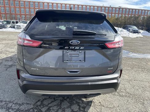 Used 2021 Ford Edge SEL w/ Cargo Accessory Package image 4