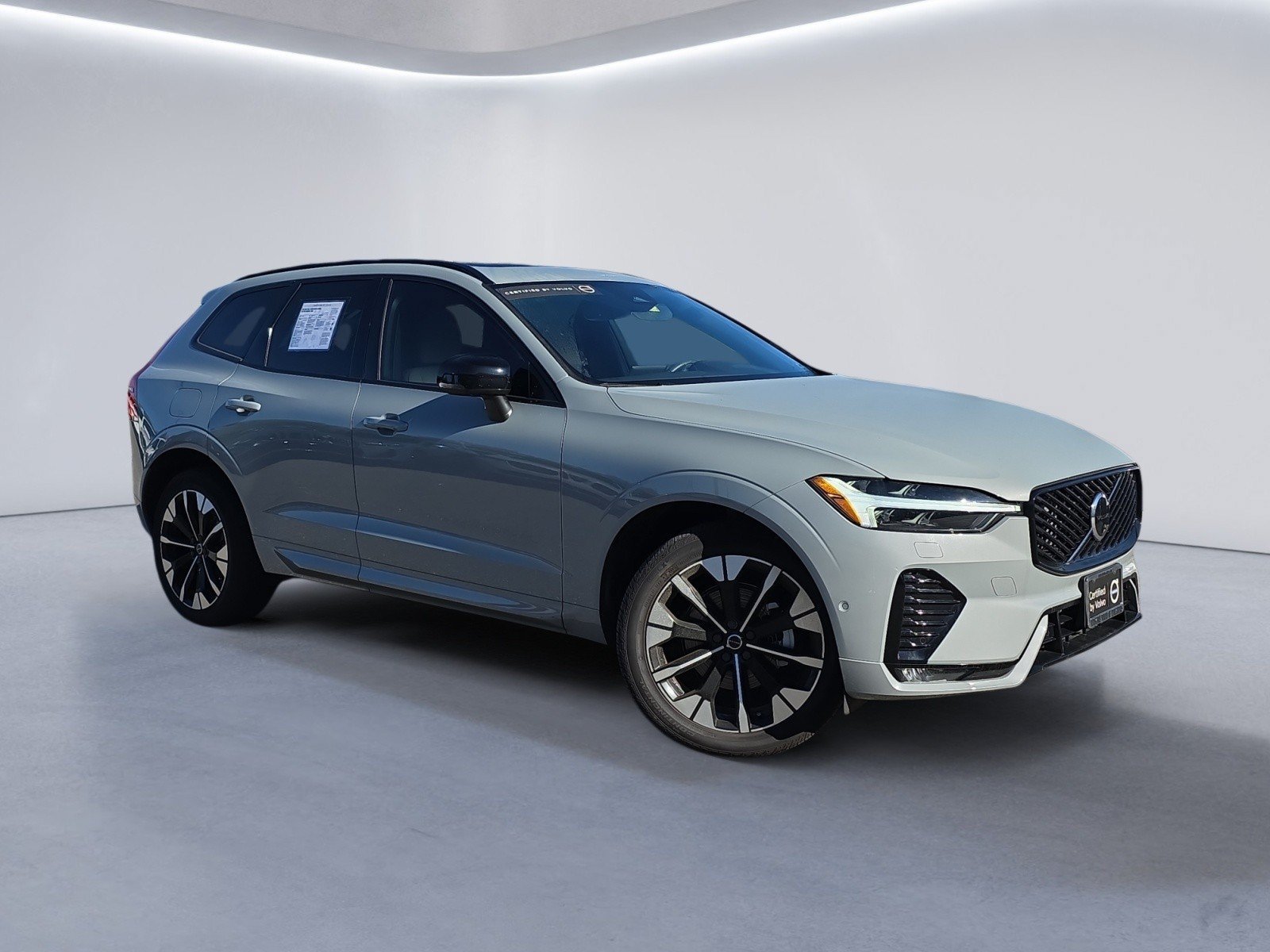 Certified 2026 Volvo XC60 B5 Plus w/ Protection Package Premier AWD/4WD image 3