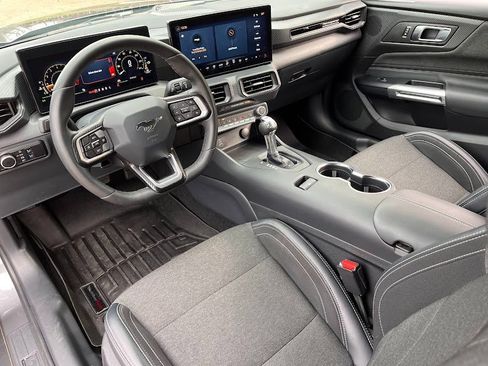 Used 2024 Ford Mustang Coupe image 10