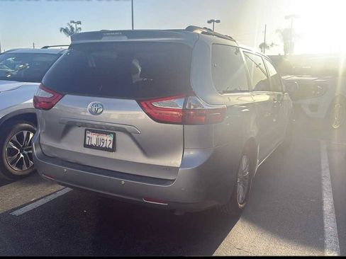 Used 2015 Toyota Sienna XLE w/ XLE Navigation Package FWD image 2