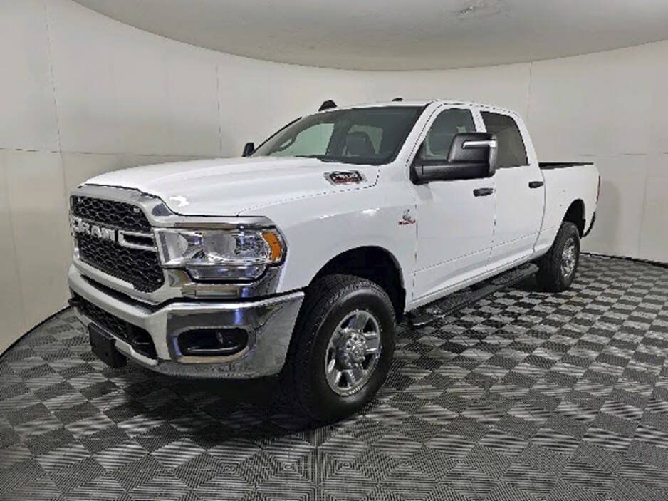 Used 2023 RAM 2500 Tradesman w/ Chrome Appearance Group AWD/4WD image 5