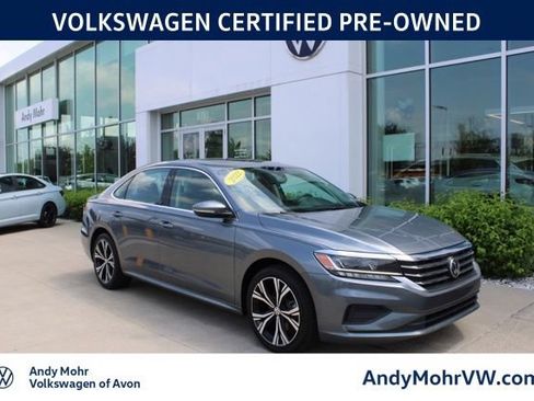 Used 2022 Volkswagen Passat 2.0T SE FWD image 1