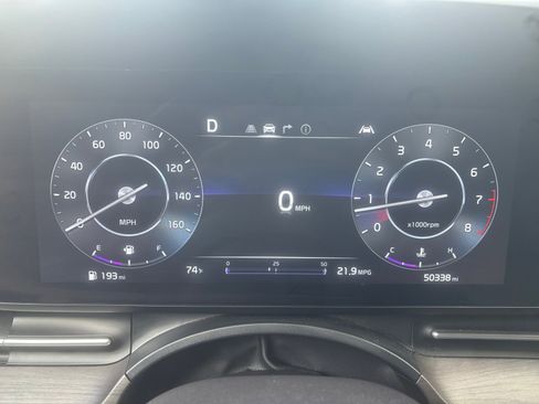 Used 2023 Kia Carnival SX image 25