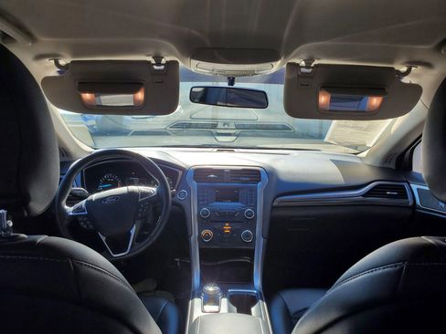 Used 2017 Ford Fusion SE w/ Equipment Group 201A image 29