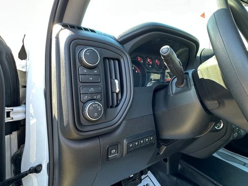 Used 2025 Chevrolet Silverado 3500 W/T image 10