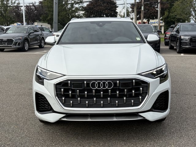 Used 2025 Audi Q8 Premium Plus AWD/4WD image 2