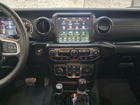 Used 2023 Jeep Gladiator Overland image 24