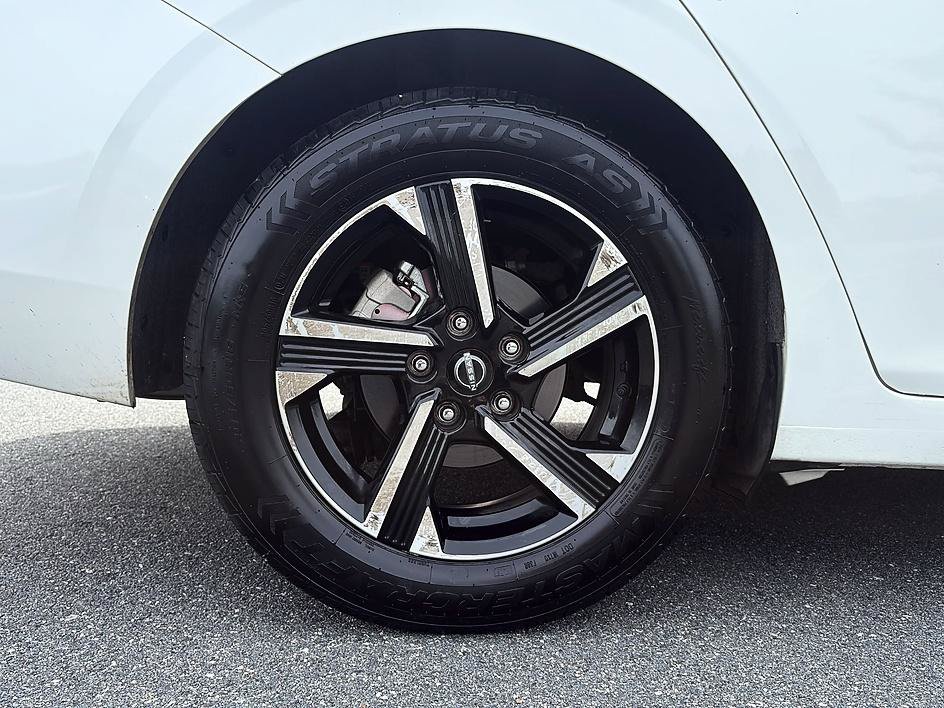 Certified 2025 Nissan Sentra SV FWD image 11