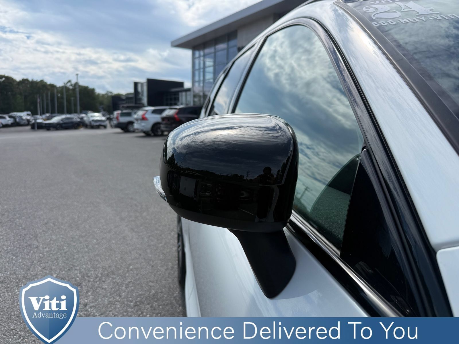 Certified 2024 Volvo XC60 B5 Plus w/ Protection Package Premier AWD/4WD image 10