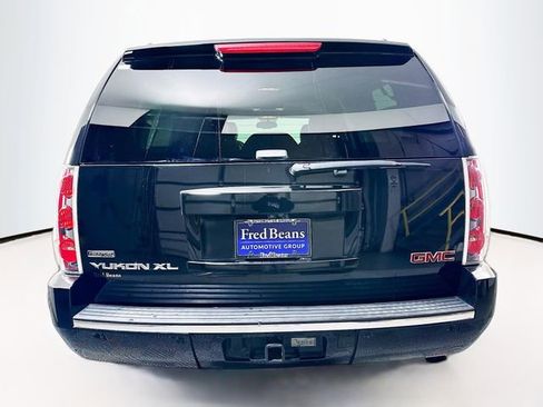 Used 2010 GMC Yukon XL Denali image 7