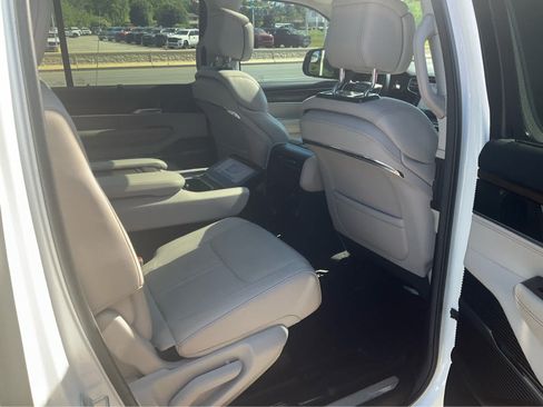 Used 2022 Jeep Grand Wagoneer Series I w/ Convenience Group III AWD/4WD image 35
