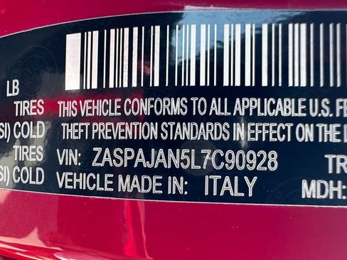 Used 2020 Alfa Romeo Stelvio RWD image 31