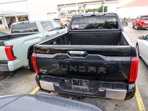 Used 2024 Toyota Tundra Limited w/ Power Package AWD/4WD image 9