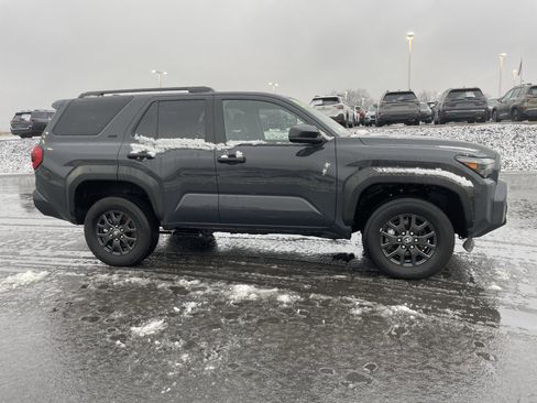 Used 2025 Toyota 4Runner SR5 image 2