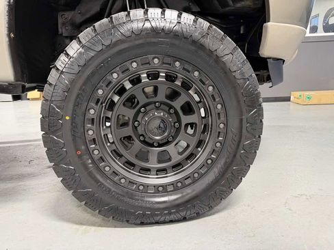 Used 2003 Ford Excursion Limited image 2